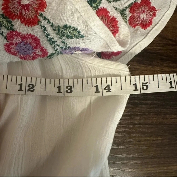 American Eagle White Romper with Floral Embroidery Size 8 - Picture 8 of 14